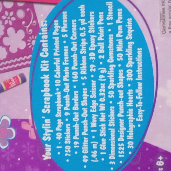 Lit' girls scrapbook - Picture 3 of 7